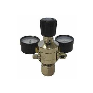 Pressure reducer with two pressure gauges with connection for refillable cylinder